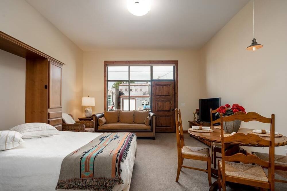 Photo of Others in Manhattan