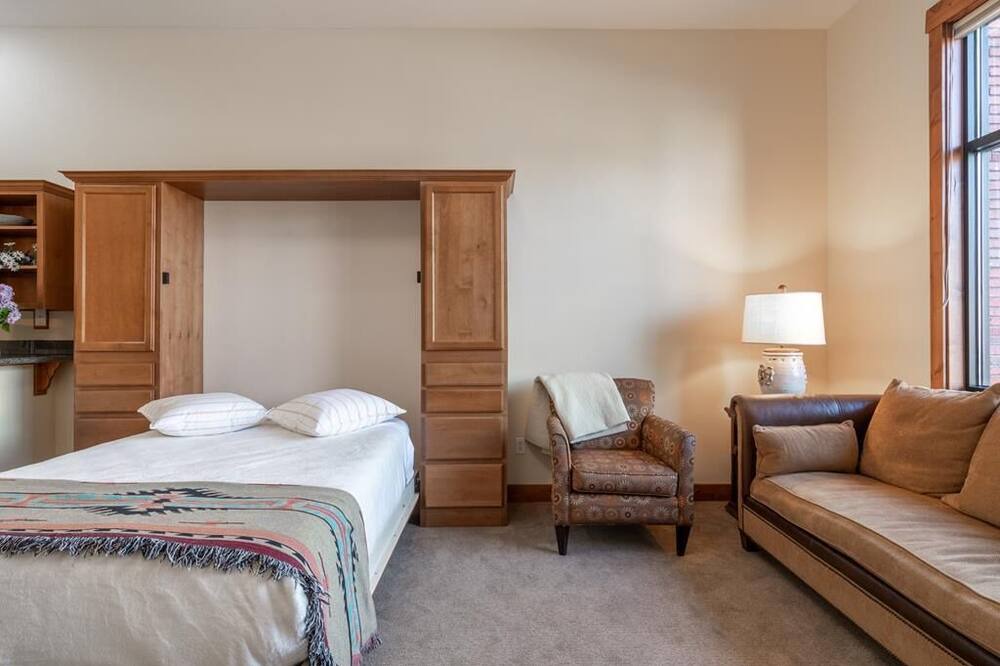 Photo of Others in Manhattan