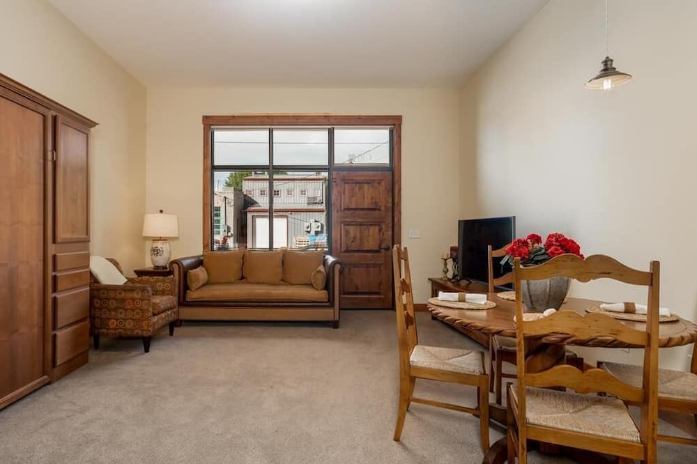 Photo of Others in Manhattan