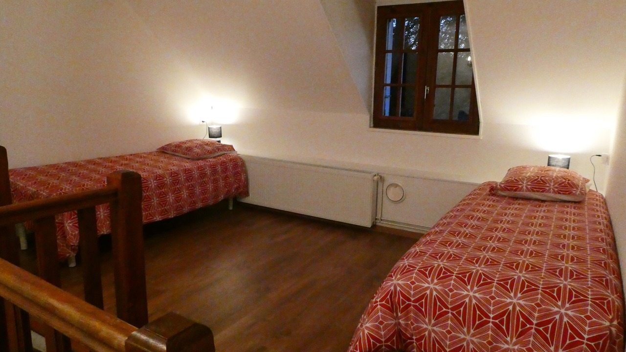 Photo of Others in Poil