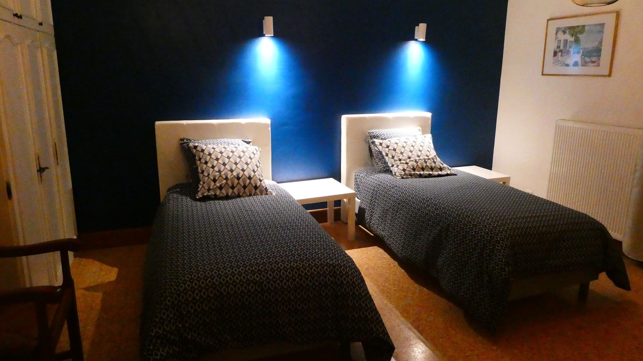 Photo of Others in Poil