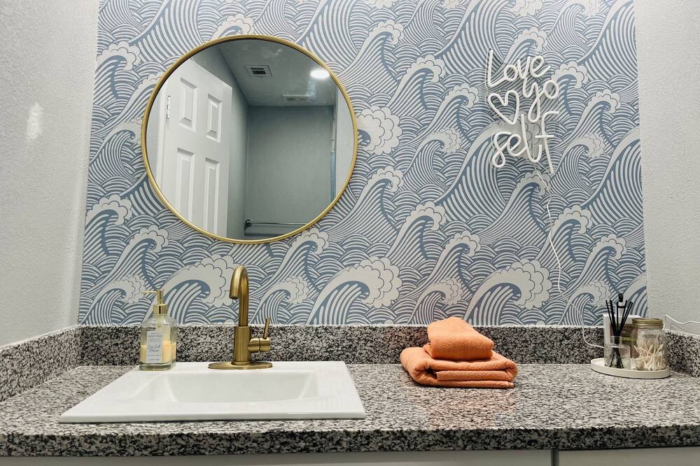 Photo of Bathroom in Spring