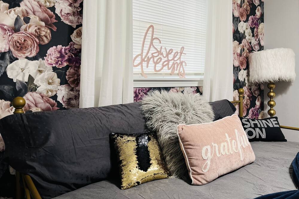 Photo of Livingroom in Spring