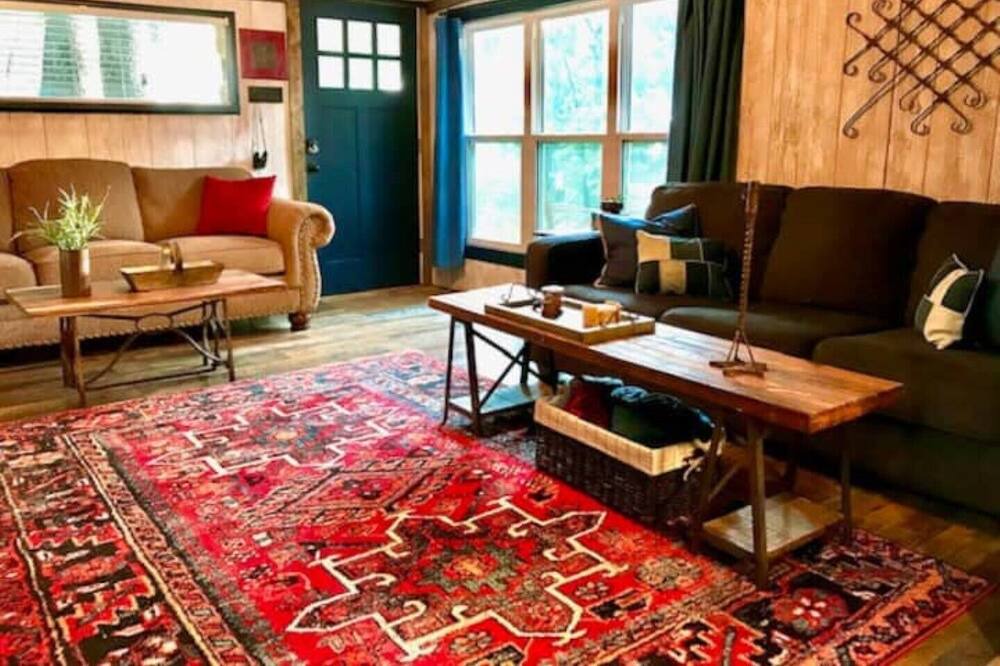 Photo of Livingroom in Quinlan