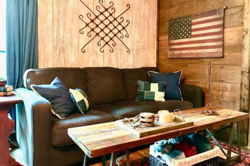 Photo of Livingroom in Quinlan