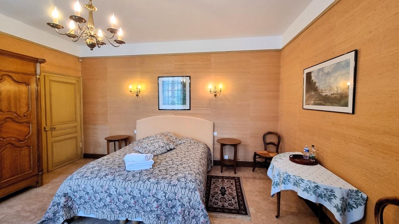 Photo of Others in Hecq