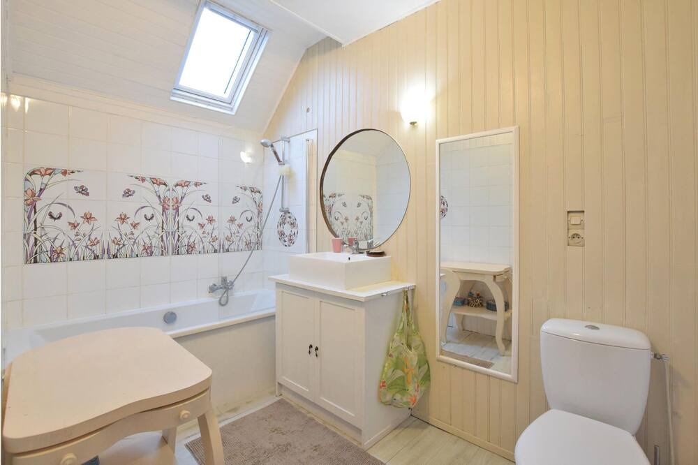 Photo of Bathroom in Maheru