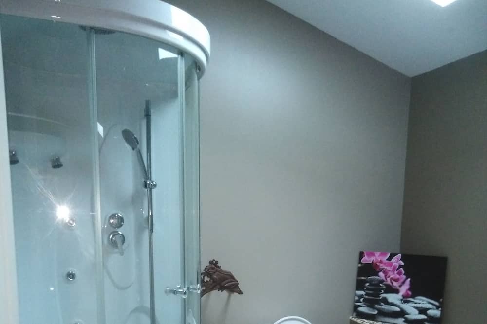 Photo of Bathroom in Sainte-Eulalie-de-Cernon