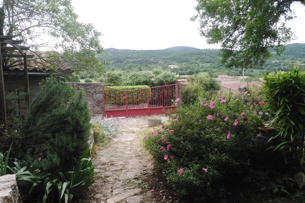 Photo of Outdoor in Sainte-Eulalie-de-Cernon