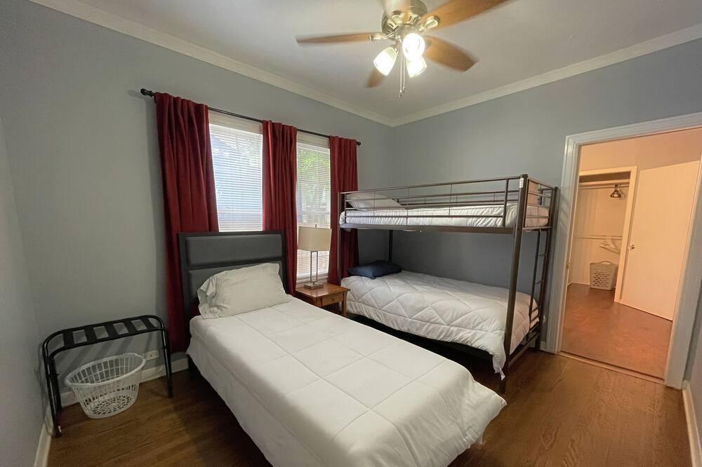 Photo of Bedroom in Highland Park