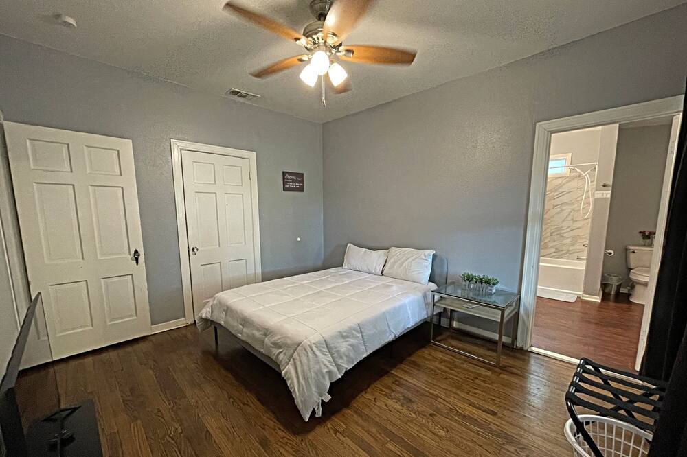 Photo of Bedroom in Highland Park