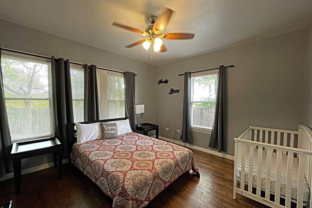 Photo of Bedroom in Highland Park