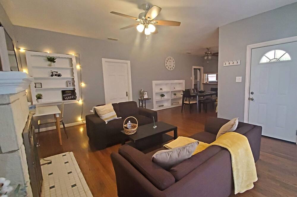 Photo of Livingroom in Highland Park