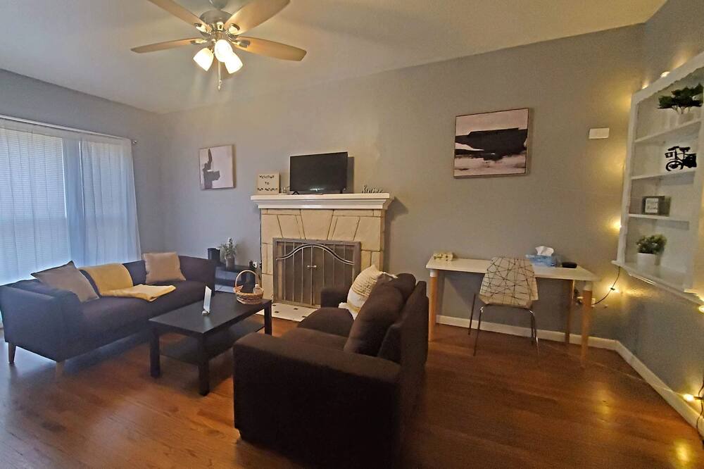 Photo of Livingroom in Highland Park