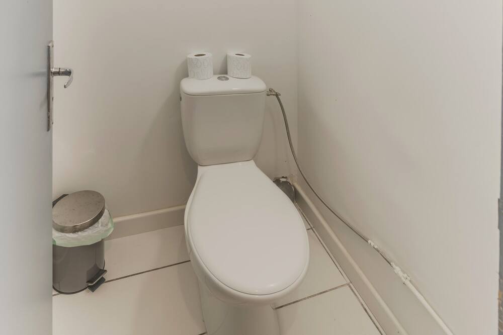 Photo of Bathroom in Aiguerelles