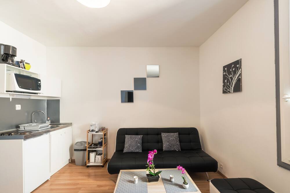 Photo of Livingroom in Aiguerelles