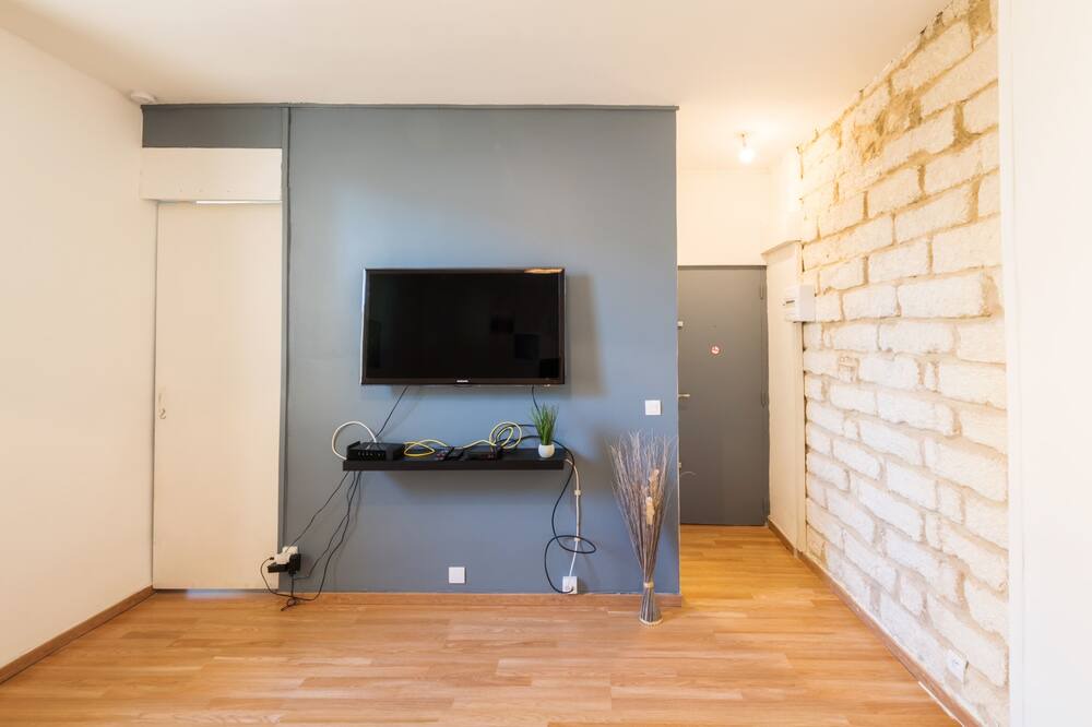 Photo of Livingroom in Aiguerelles