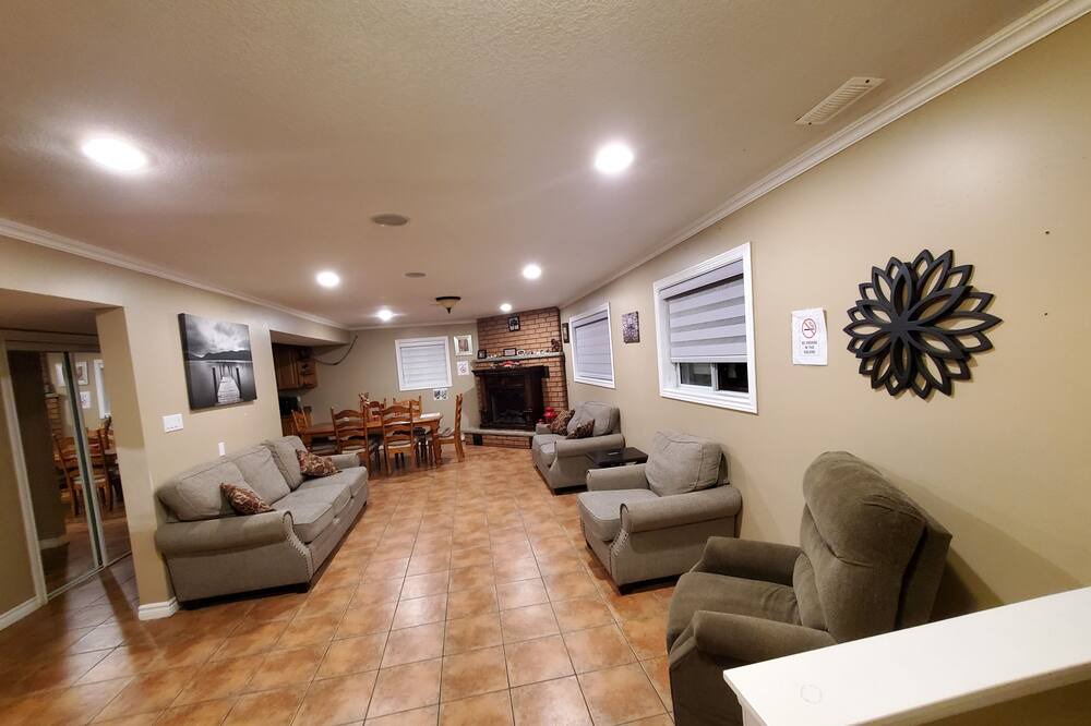 Photo of Livingroom in Lafontaine