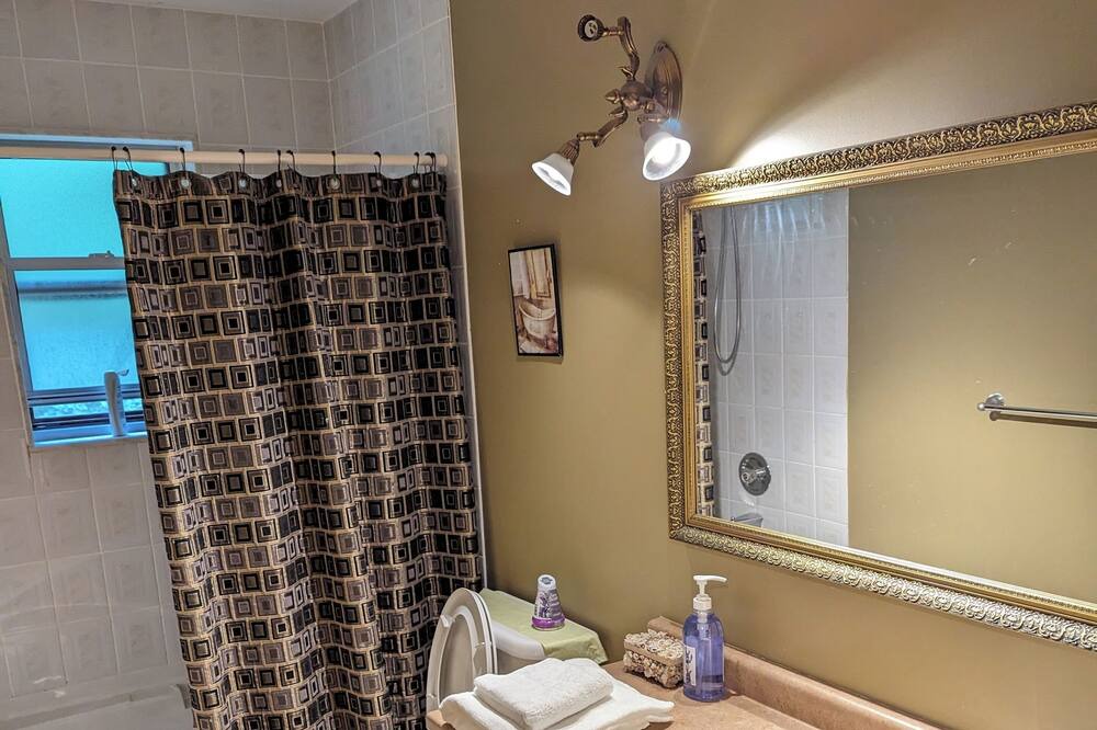 Photo of Bathroom in Lafontaine