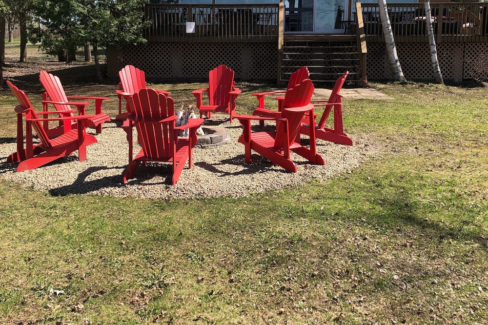 Photo of Outdoor in Sebright