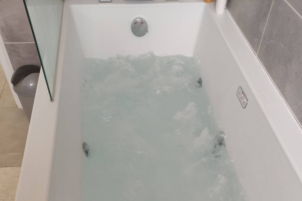 Photo of Bathroom in Peyssies
