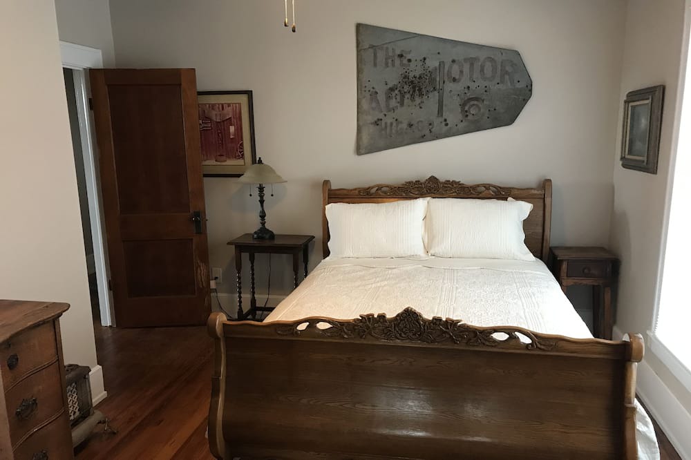 Photo of Bedroom in Ennis