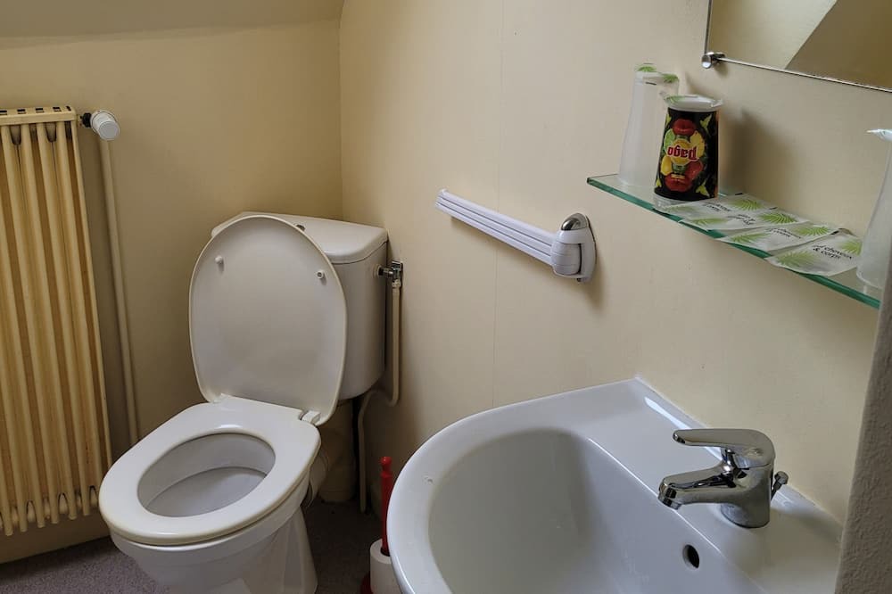 Photo of Bathroom in La Guerche-de-Bretagne