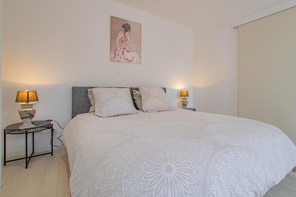 Photo of Bedroom in Lagesse