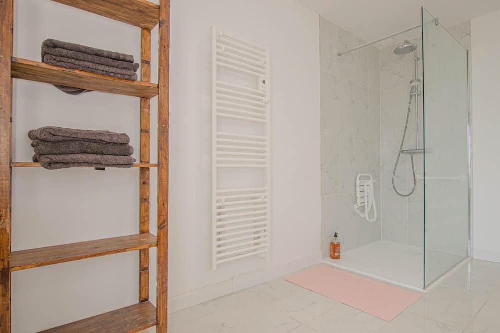 Photo of Bathroom in Lagesse