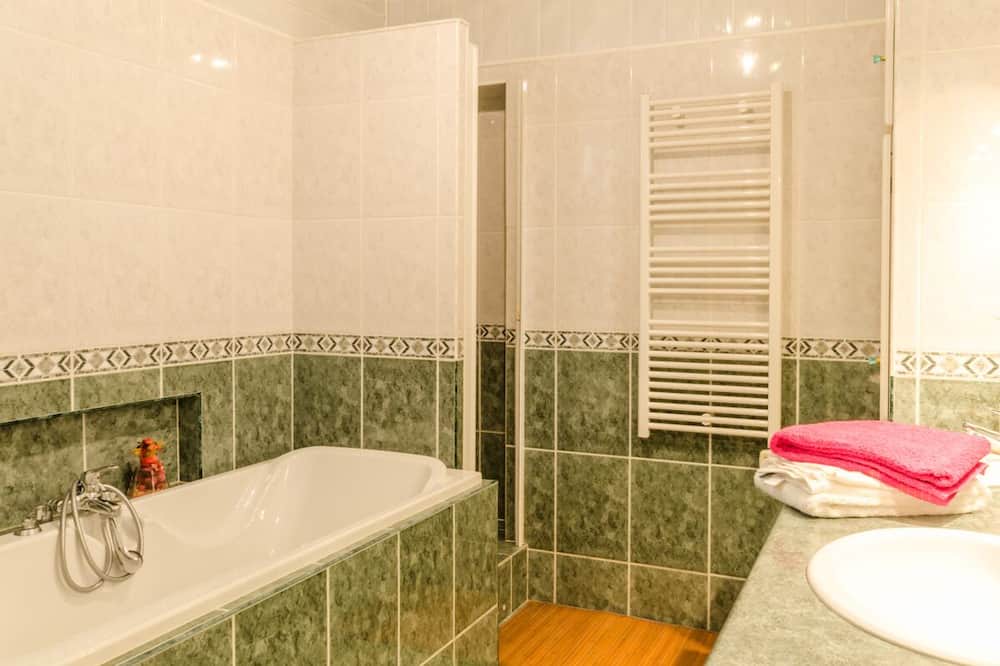 Photo of Bathroom in Chatres