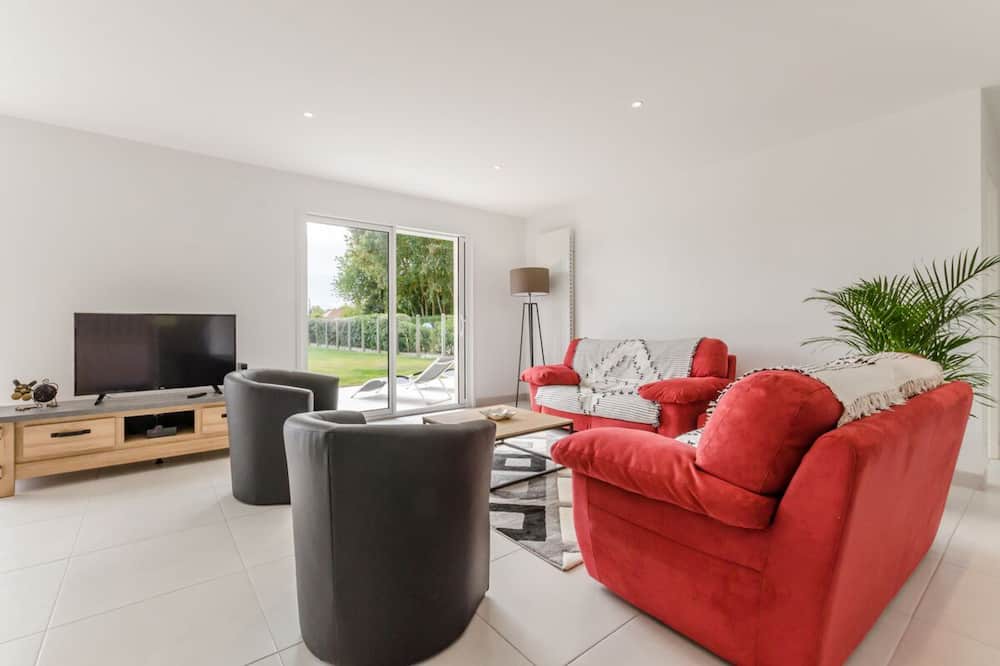 Photo of Livingroom in Saint-Lye