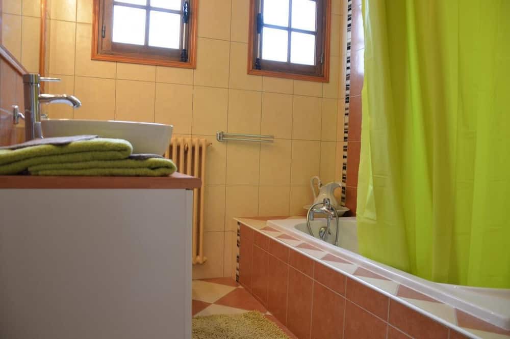 Photo of Bathroom in Piney