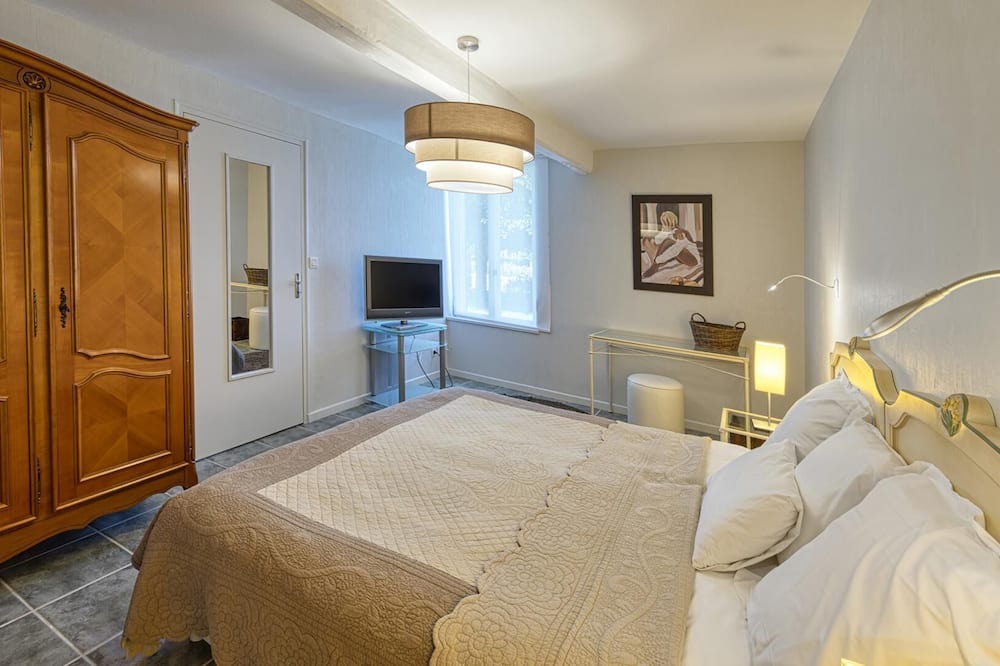 Photo of Bedroom in Mesnil-Saint-Pere