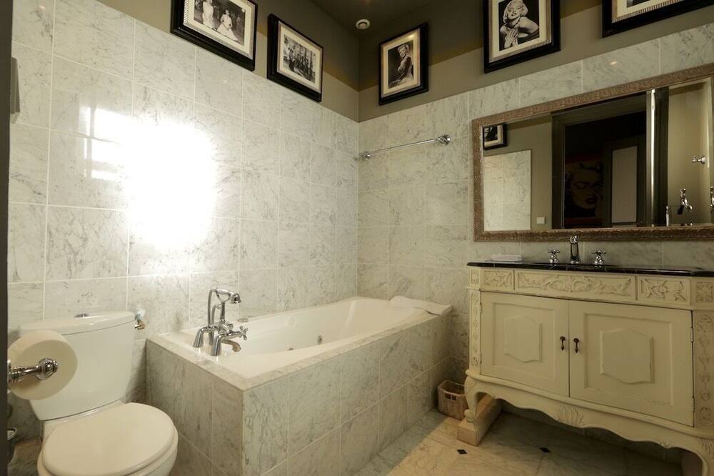 Photo of Bathroom in Gy-les-Nonains