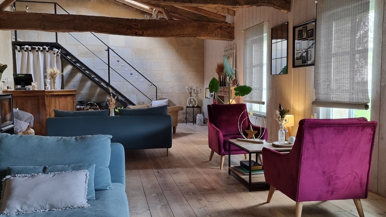 Photo of Others in Asques