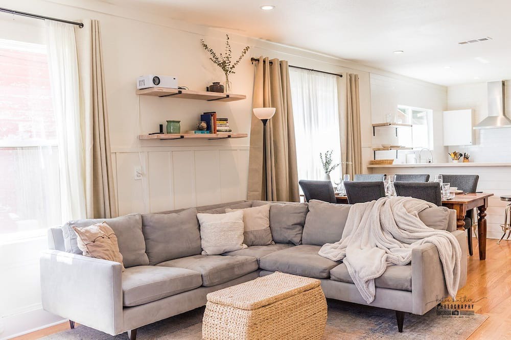 Photo of Livingroom in Redding