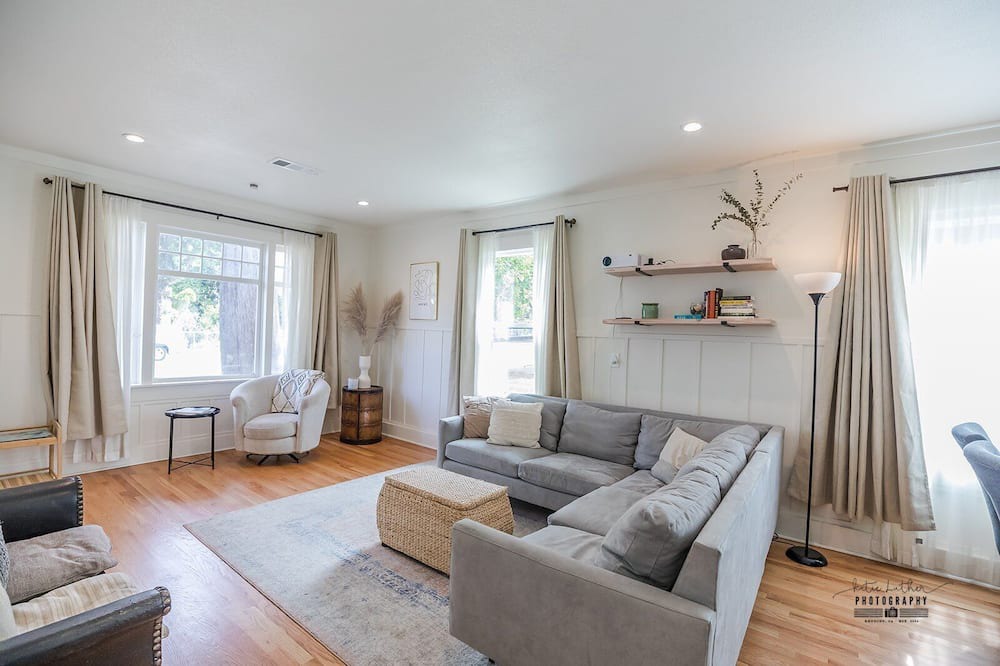 Photo of Livingroom in Redding