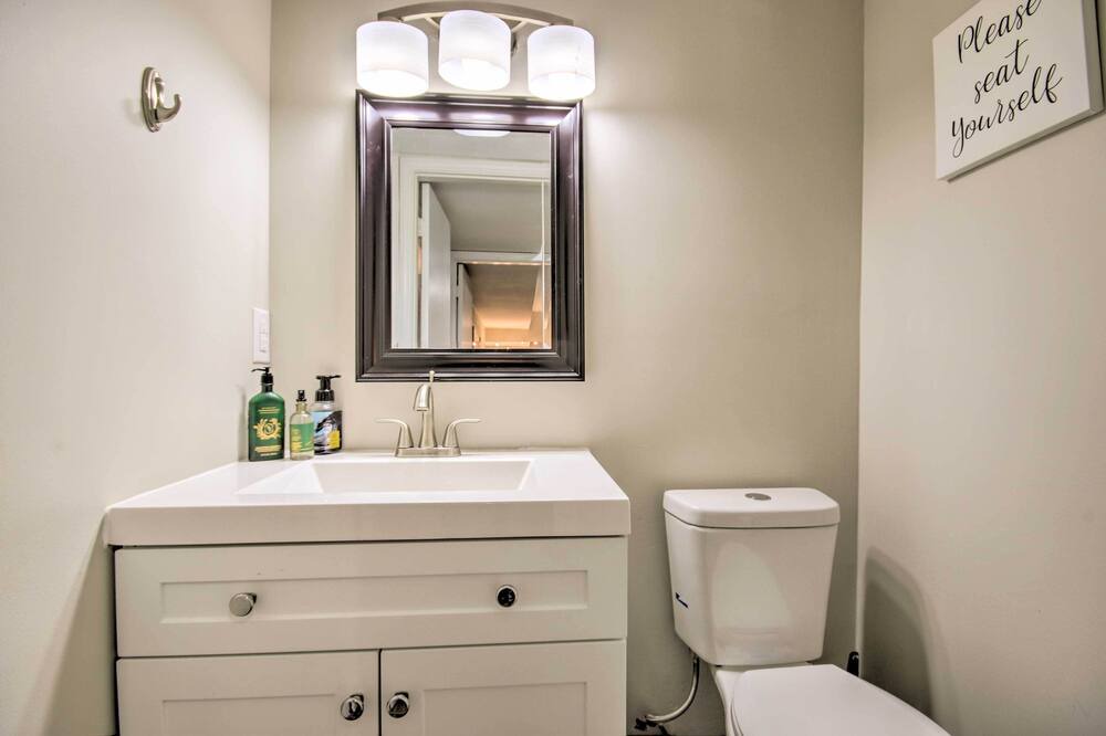 Photo of Bathroom in National Hills