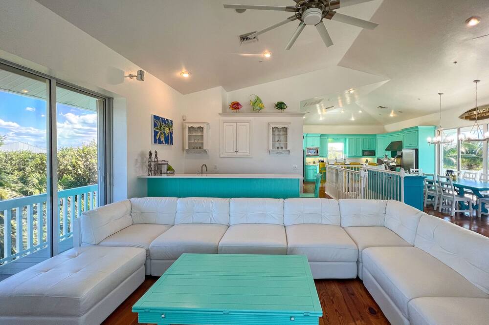 Photo of Livingroom in Jose's Hideaway