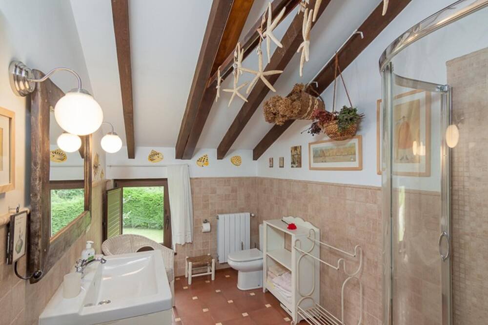Photo of Bathroom in Escobedo de Camargo
