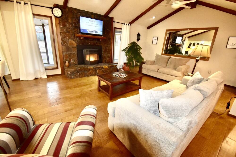 Photo of Livingroom in Central Oklahoma City
