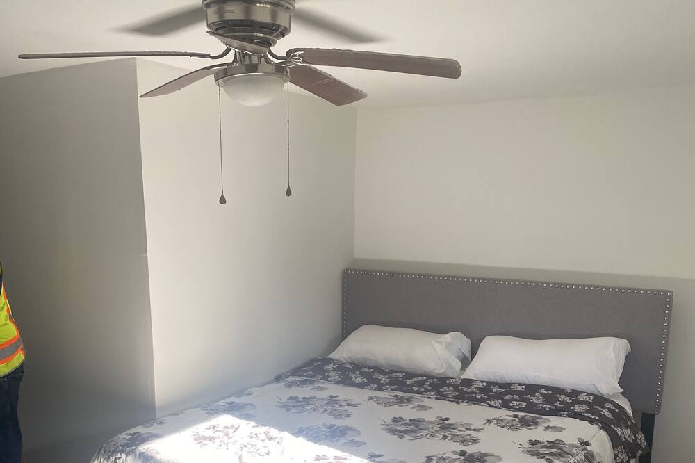 Photo of Bedroom in Cahokia