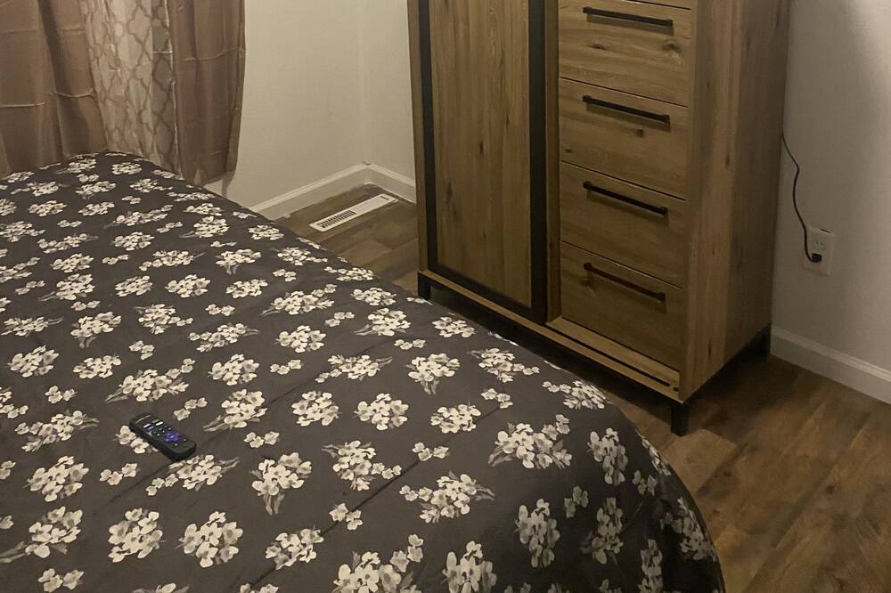 Photo of Bedroom in Cahokia