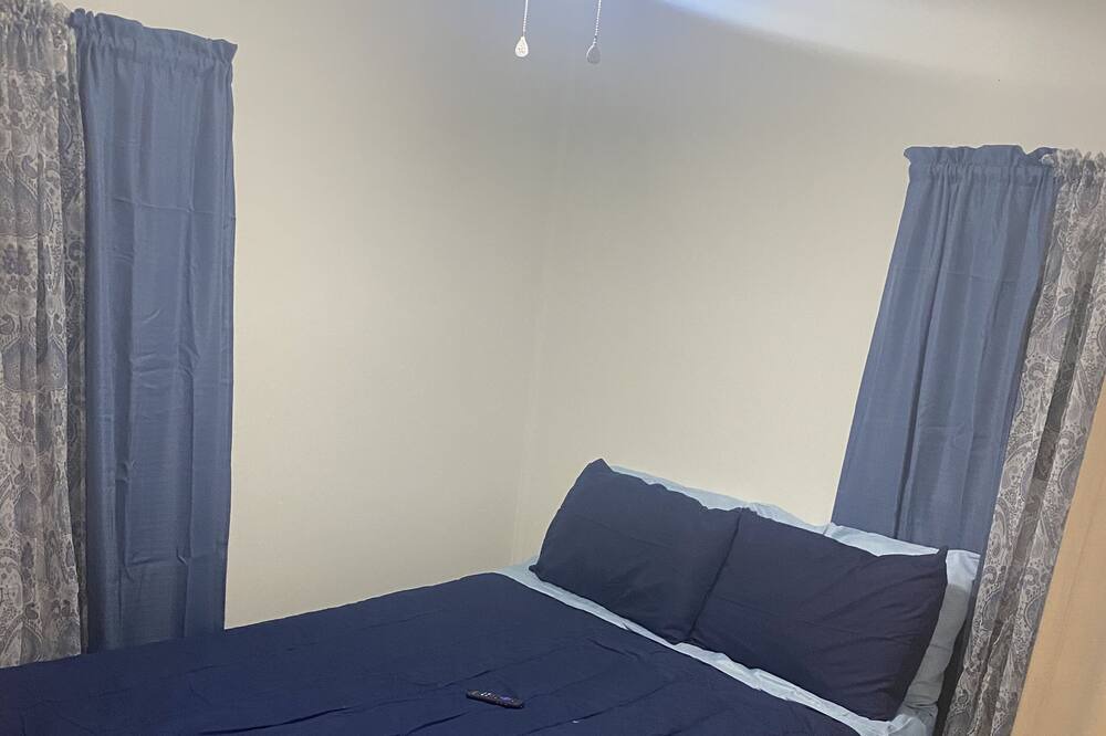 Photo of Bedroom in Cahokia