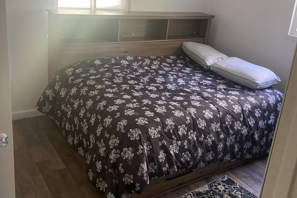 Photo of Bedroom in Cahokia