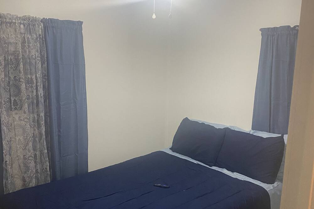 Photo of Bedroom in Cahokia