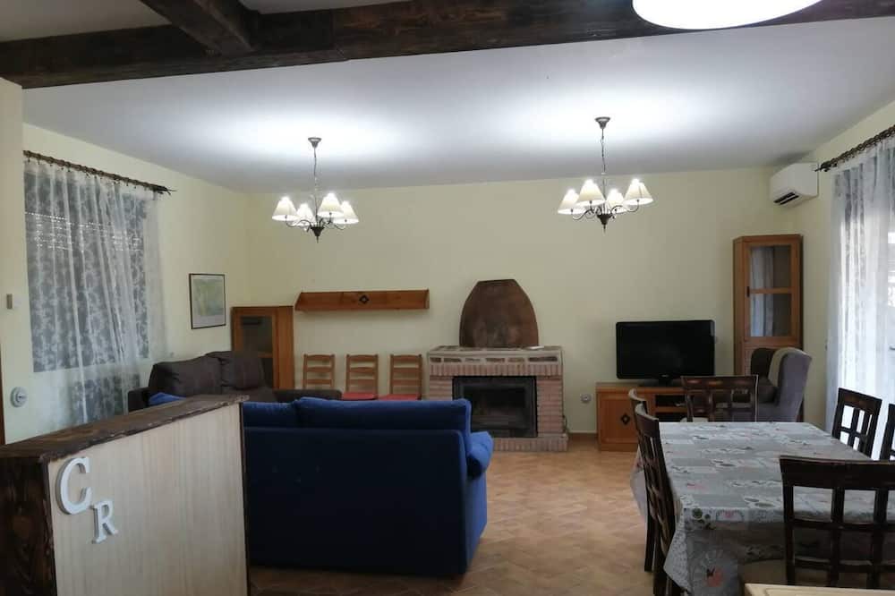Photo of Livingroom in Alia