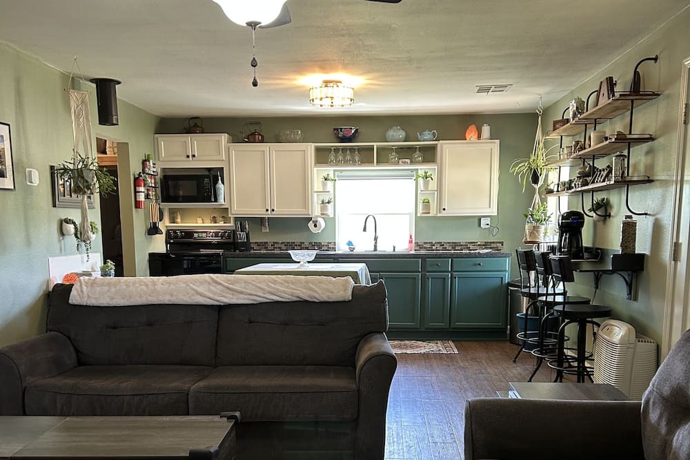 Photo of Livingroom in Moodys