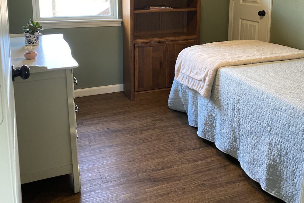 Photo of Bedroom in Moodys