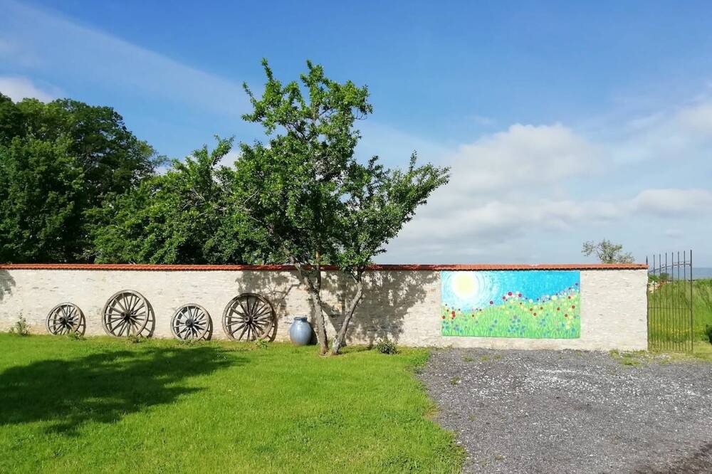 Photo of Outdoor in Hergugney